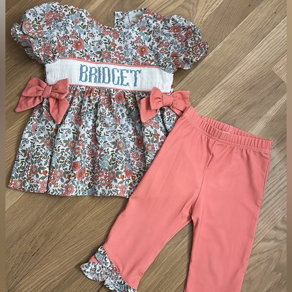 “Bridget” smocking embroidered leggings set, like new condition